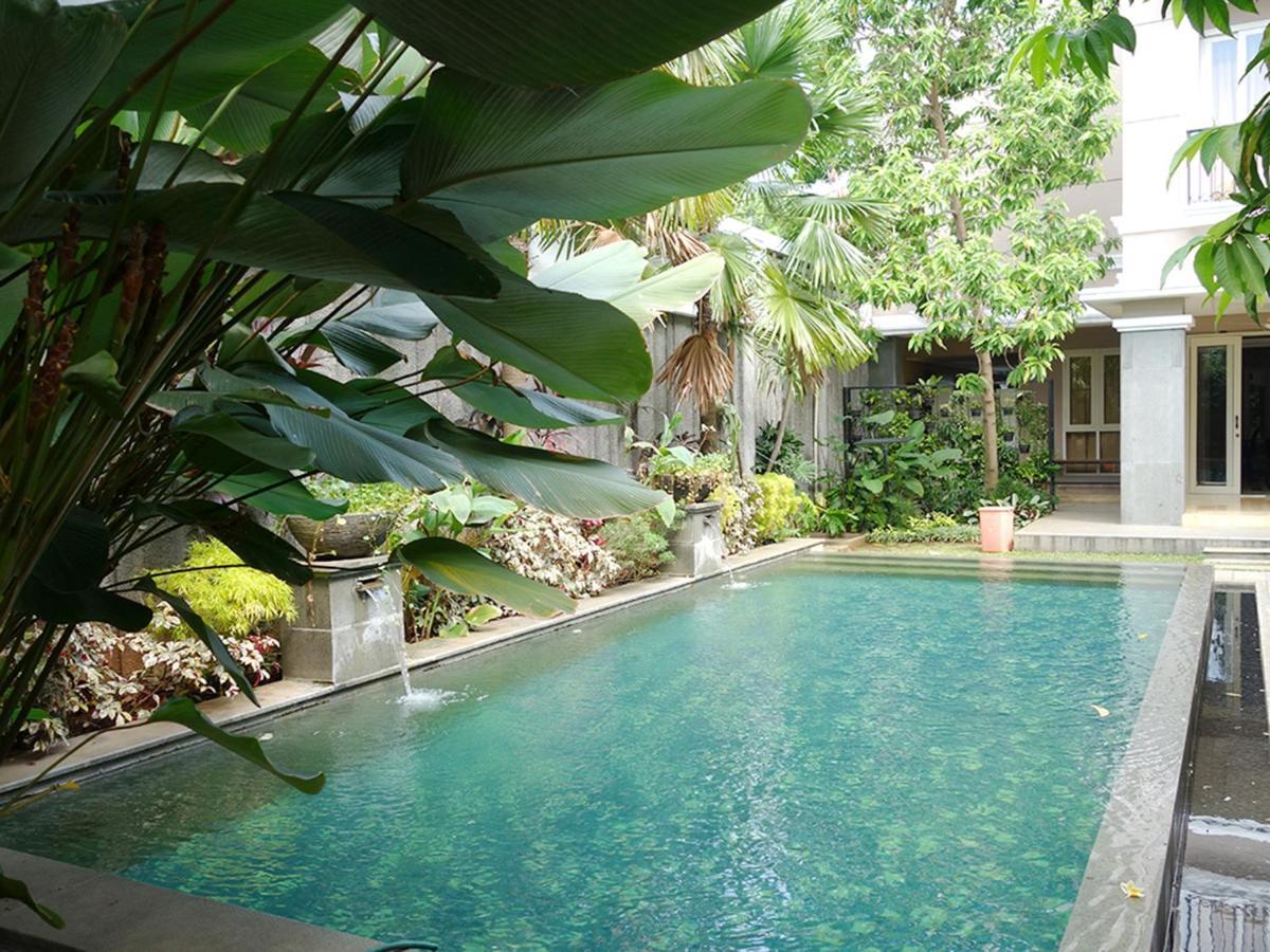 Saffron Suites Syariah Jakarta Exterior photo
