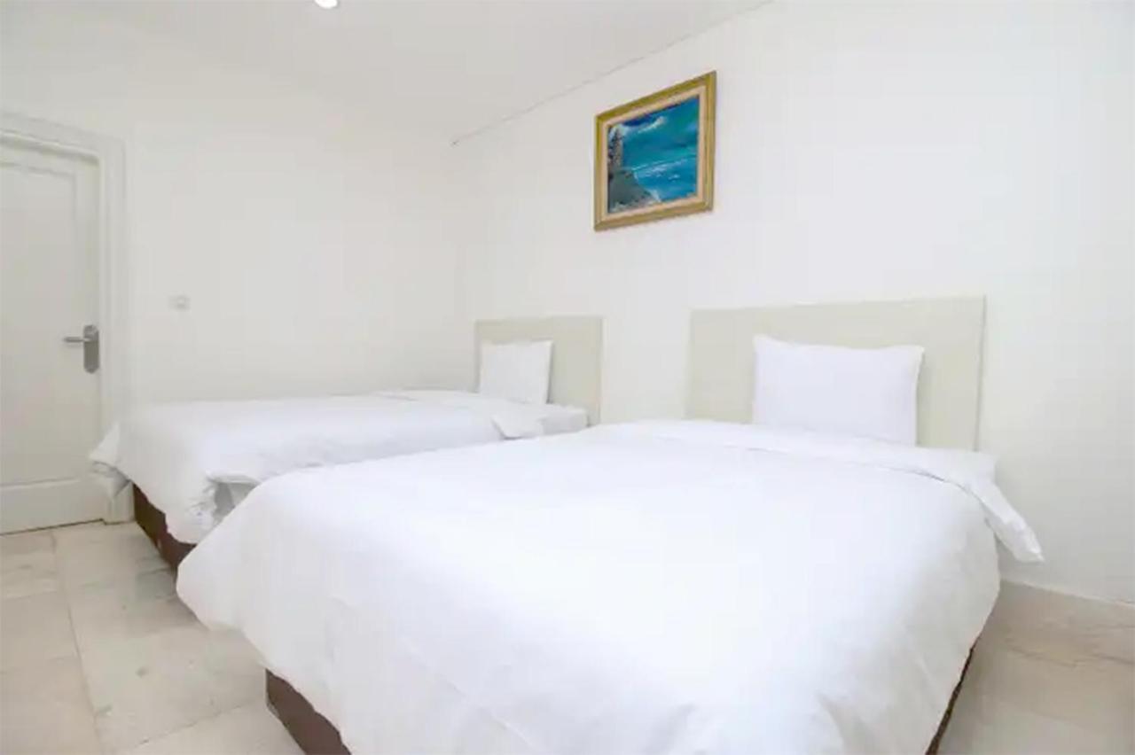 Saffron Suites Syariah Jakarta Exterior photo