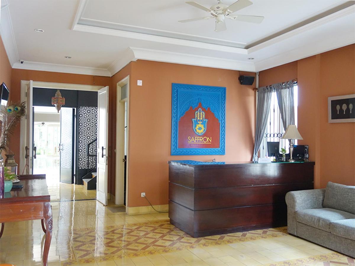 Saffron Suites Syariah Jakarta Exterior photo