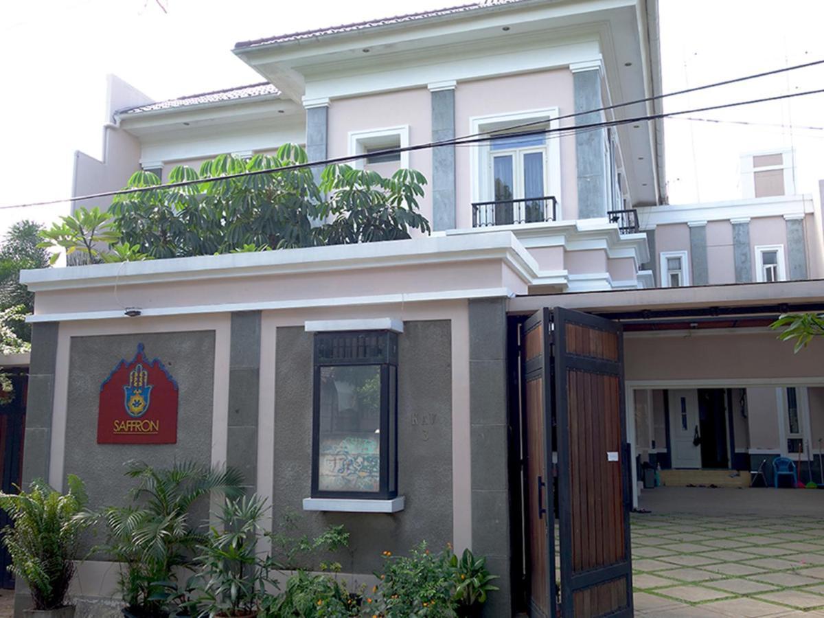 Saffron Suites Syariah Jakarta Exterior photo